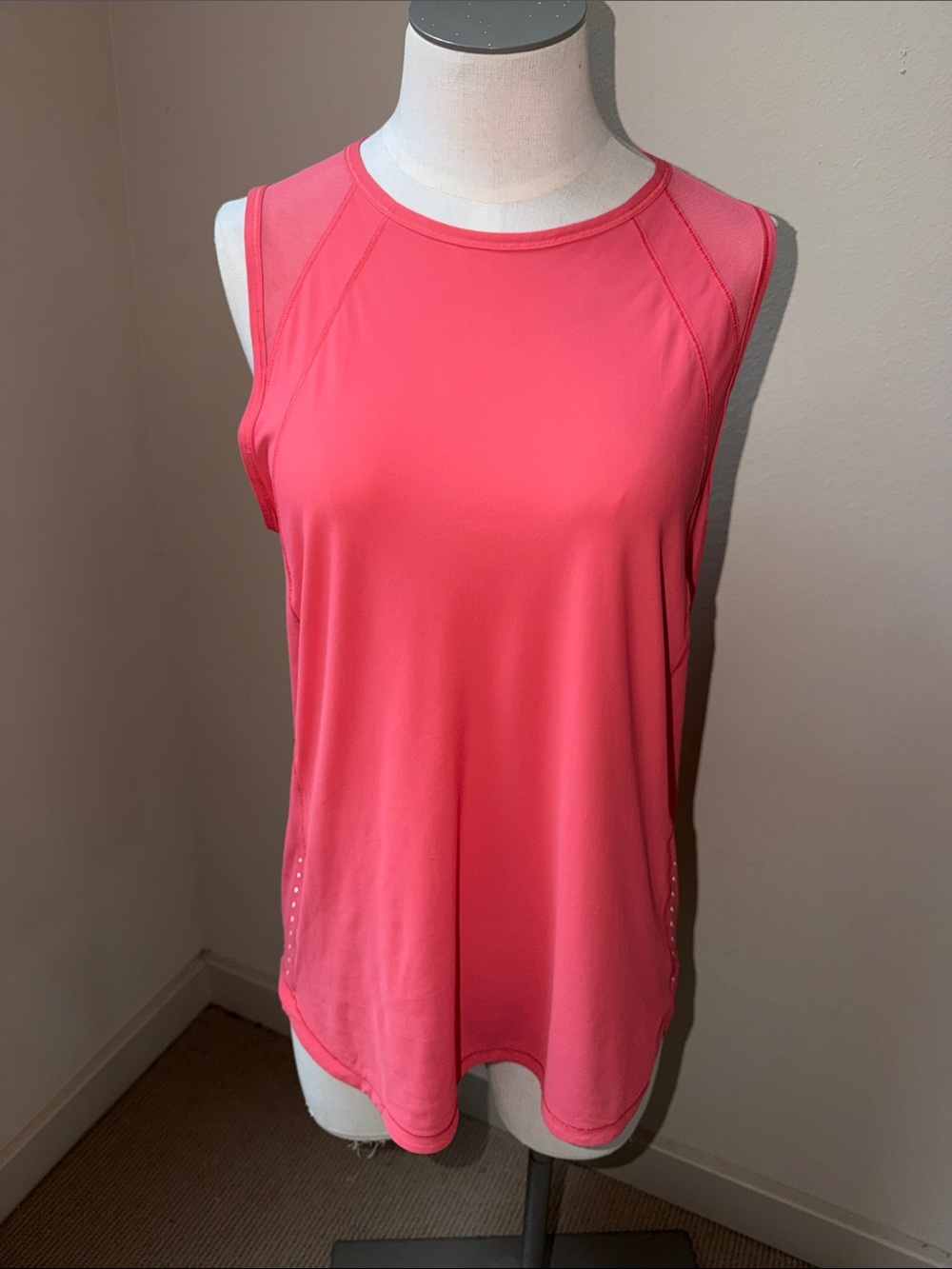 EUC Lululemon Sculpt Tank Size 6 Coral